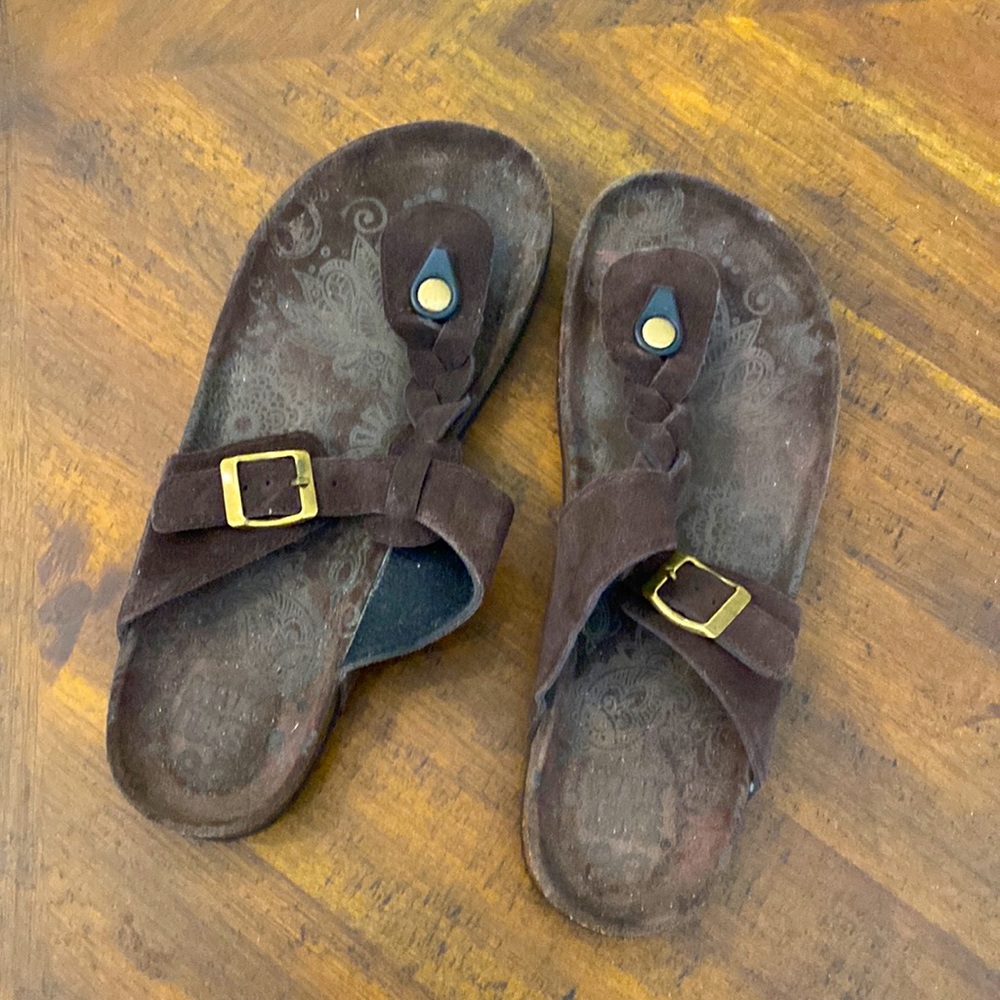 MUK LUKS Women's Marsha Terra Turf brown Flat Sandal size 10